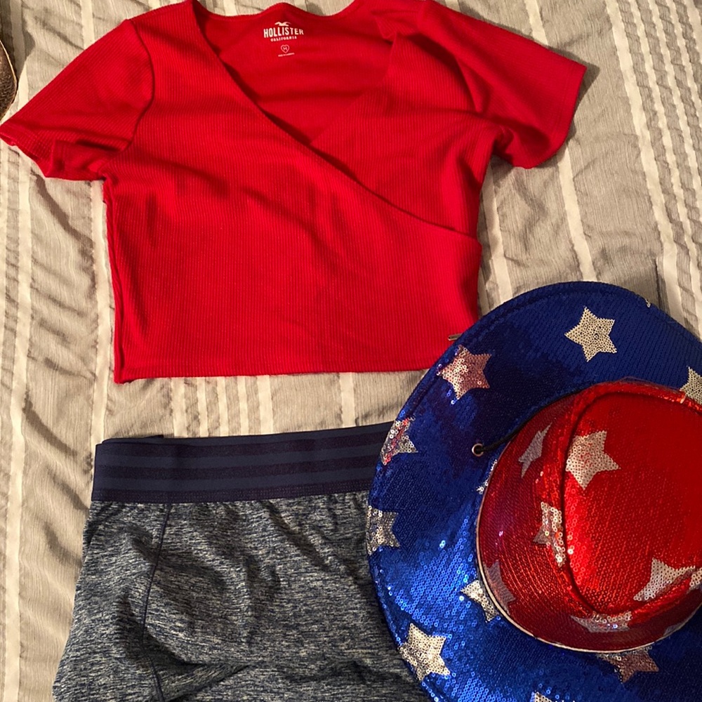 Hollister short sleeve crop